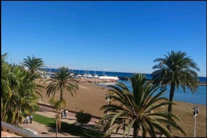 Beachfront Vila Валенсия Экстерьер фото